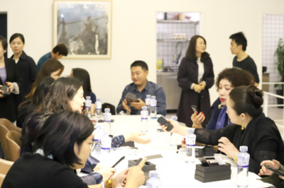 A.I.国货讯飞翻译机助力进博会 入驻上海田子坊，让世界“聊得来”